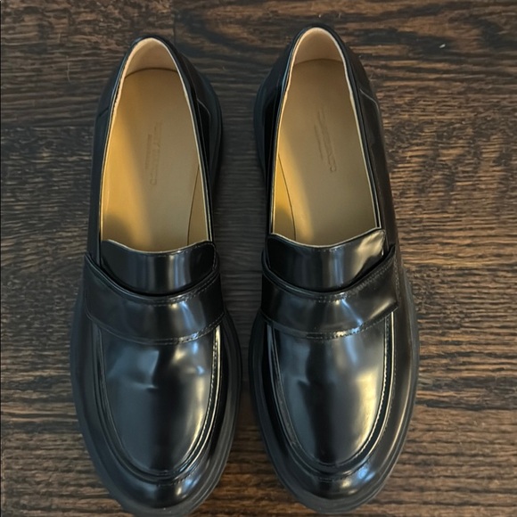 Loafer - Picture 3 of 4